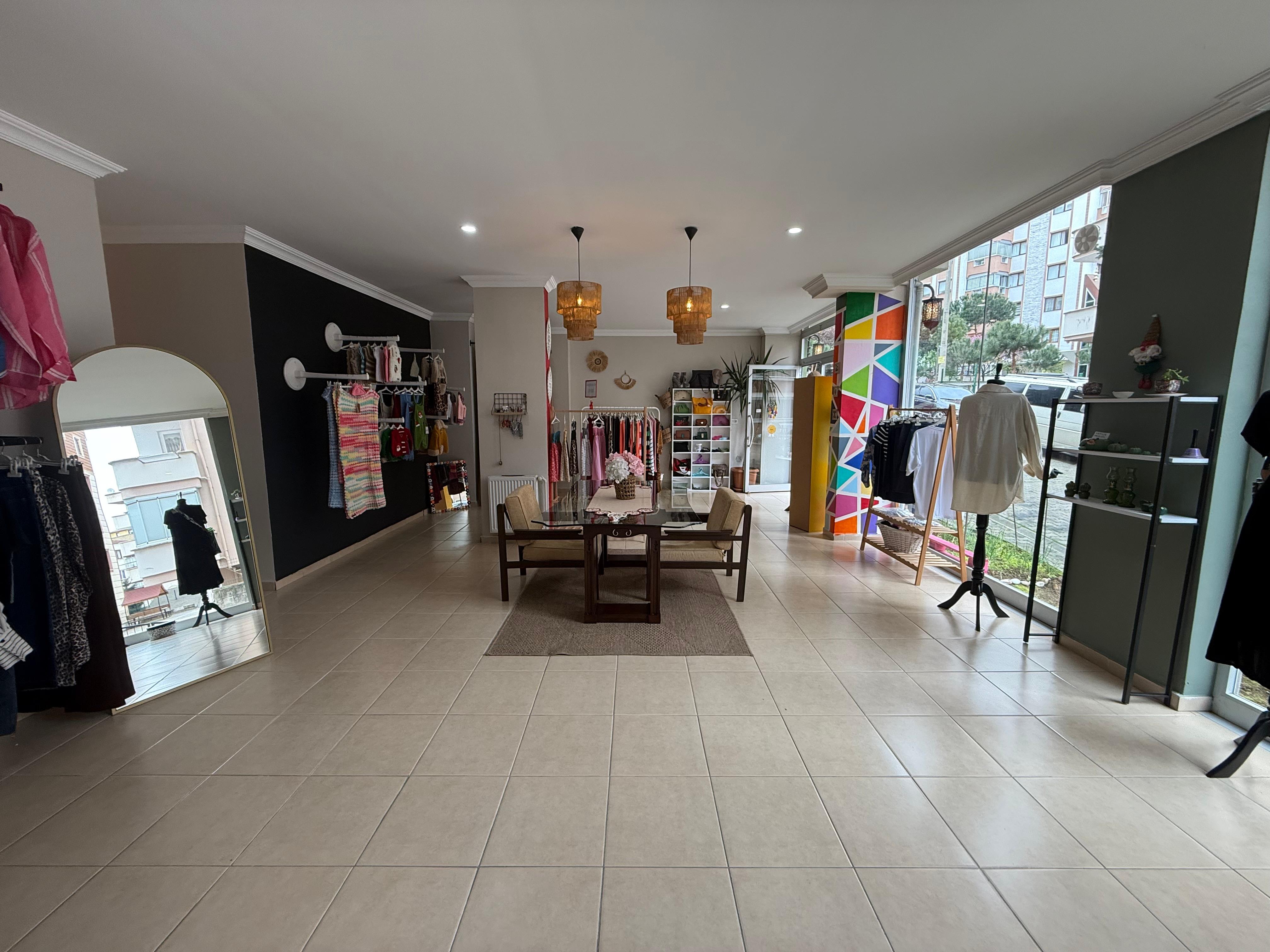 MABEL'DEN AKCAABAT SOGUTLU'DE DEVREN KIRALIK BUTIK